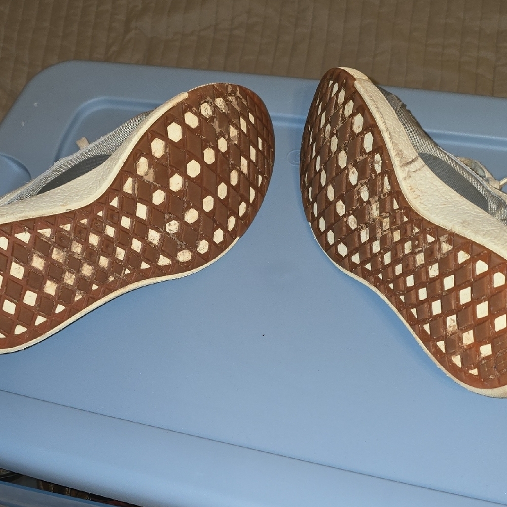 Vans Ultrarange Gray and White Sneakers - Picture 6 of 6